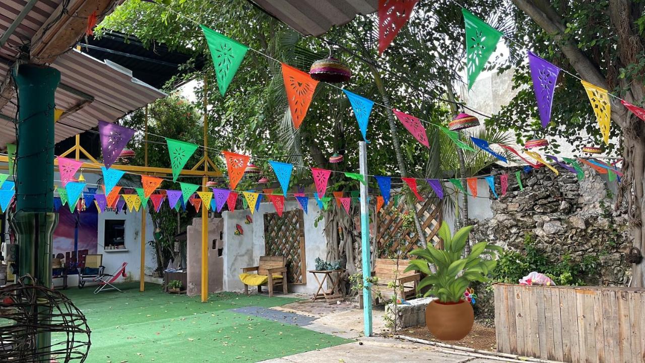 La Casa De La 12 Hostel Campeche Luaran gambar