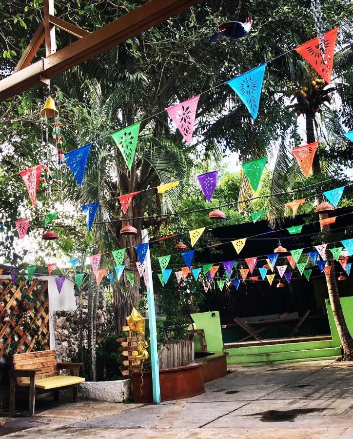 La Casa De La 12 Hostel Campeche Luaran gambar