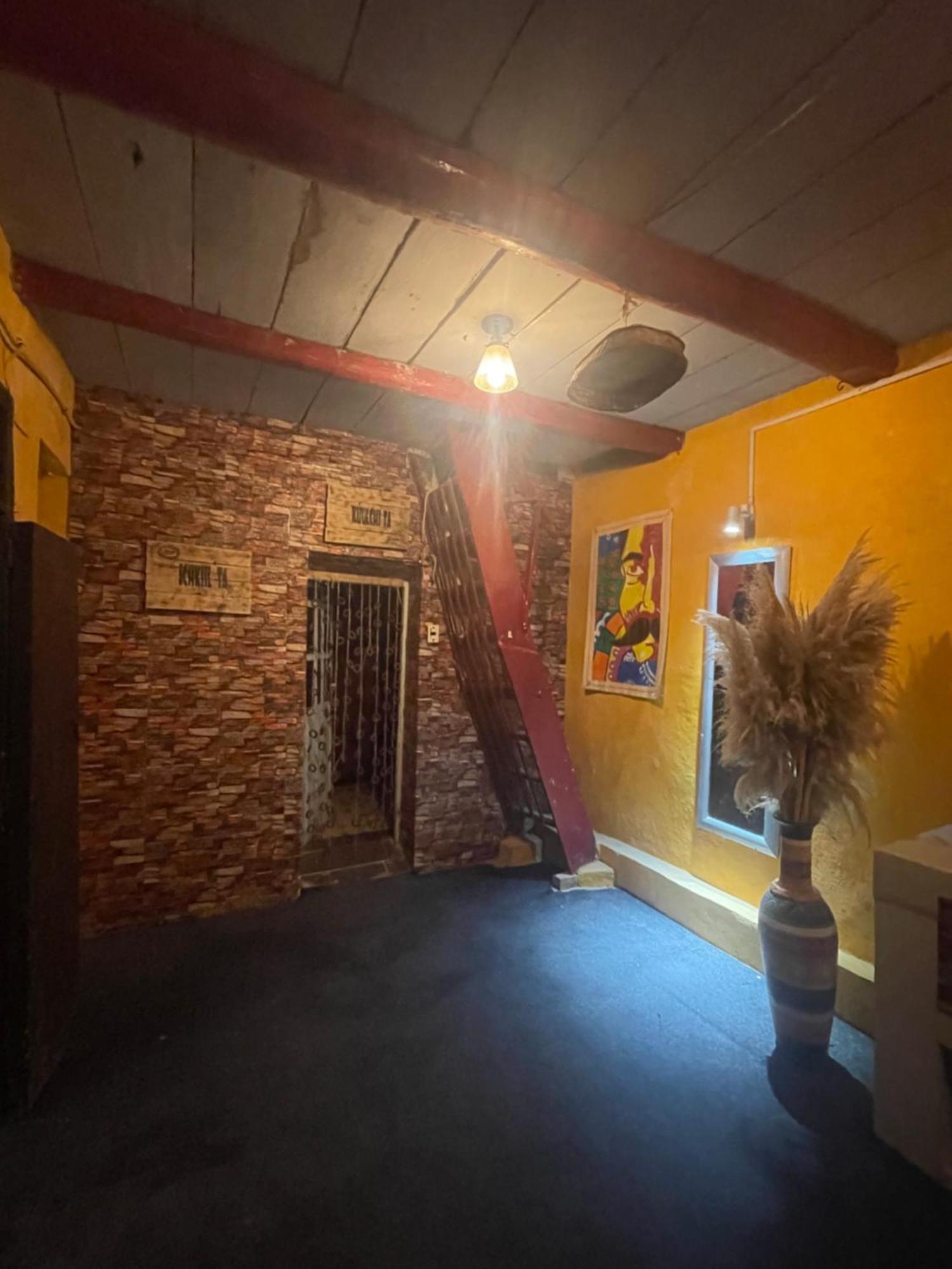 La Casa De La 12 Hostel Campeche Luaran gambar